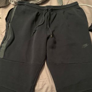 Nike training pants with long pocket